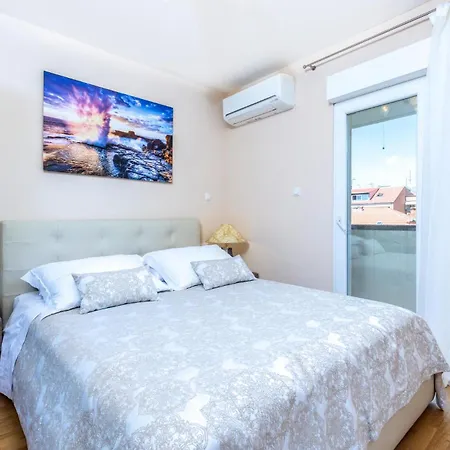 公寓 3 Bedroom In 斯普利特