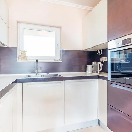 Beautiful In With Kitchen * Split